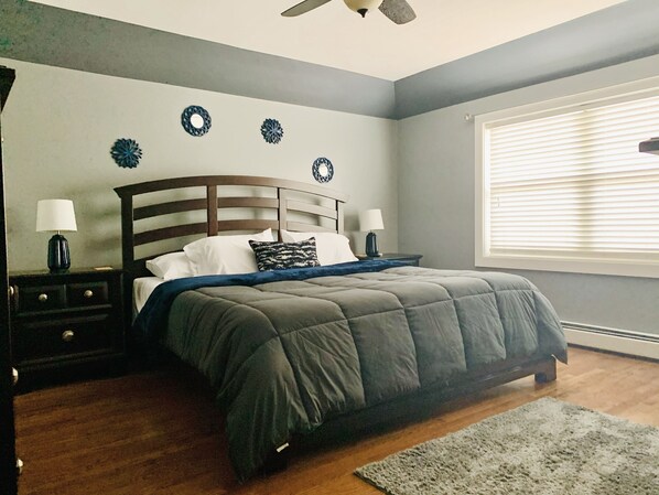 4 bedrooms, desk, iron/ironing board, free WiFi