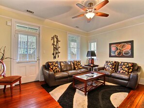Living room - Forsyth Park West Garden Level (Savannah)