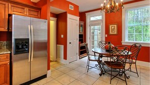 House, Multiple Beds (Forsyth Park West Garden Level) | Private kitchen - Forsyth Park West Garden Level (Savannah)