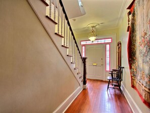 Rumah, Beberapa Tempat Tidur (Forsyth Park West Garden Level) | Interior