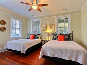 House, Multiple Beds (Forsyth Park West Garden Level) | 2 bedrooms - Forsyth Park West Garden Level (Savannah)