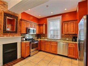 Private kitchen - Forsyth Park West Garden Level (Savannah)