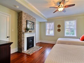 House, Multiple Beds (Forsyth Park West Garden Level) | 2 bedrooms