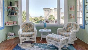 House, Multiple Beds (Seas the Day) | Living room - Seas the Day (Tybee Island)