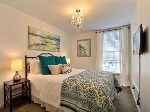 Apartment, Multiple Beds (Fountain View Cottage) | 2 bedrooms - Fountain View Cottage (Savannah)