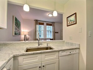 Departamento, varias camas (Fountain View Cottage) | Cocina privada