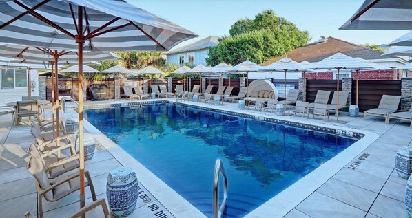 Condo, varias camas (Beach House Down) | Alberca | Alberca al aire libre 