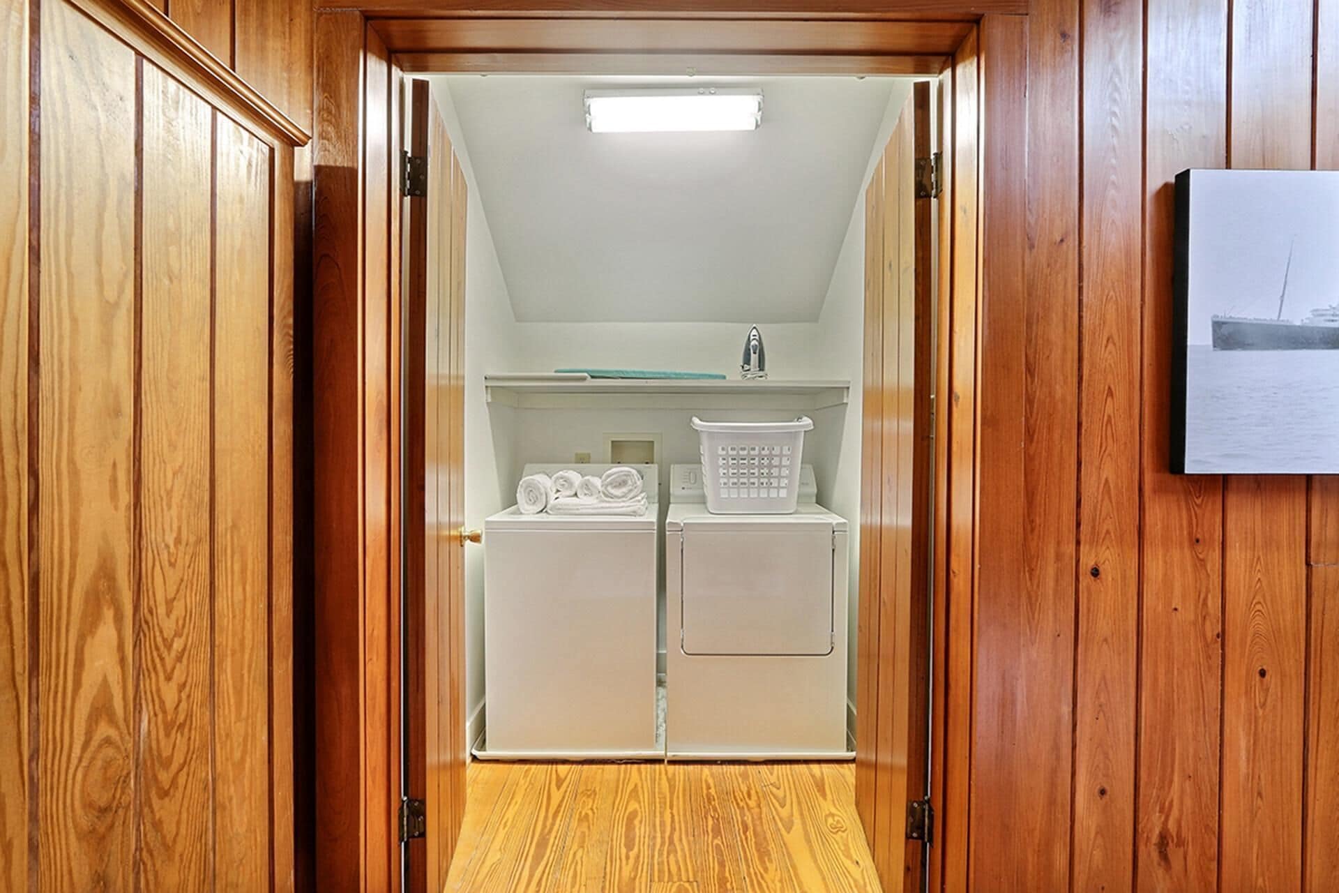 Apartment, 1 Katil Raja (King) (Captain's Quarters on Lafayette) | Dobi