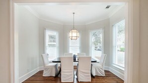 Unclassified image, 3 of 36, button - Habersham Hall (Savannah)