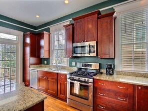 Private kitchen - Forsyth Park West Main House (Savannah)