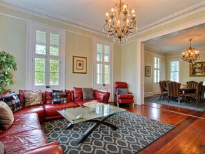 獨棟房屋, 多張床 (Forsyth Park West Main House) | 客廳