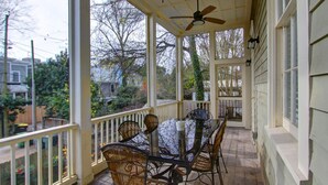 Ferienhaus, Mehrere Betten (Forsyth Park West Main House) | Balkon