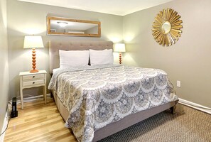 Apartment, 2 Queen Beds (Oglethorpe Manor Garden Level) | 2 bedrooms - Oglethorpe Manor Garden Level (Savannah)