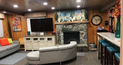 Fresh Air Cabin Hike Rest Refresh Sleeps 8