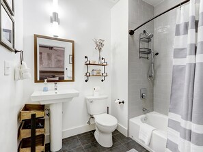 Appart'hôtel, plusieurs lits (Above Broughton St 3002) | Salle de bain