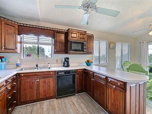 House, Multiple Beds (Movie House By The Sea) | Private kitchen