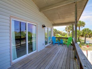 House, Multiple Beds (Movie House By The Sea) | Balcony