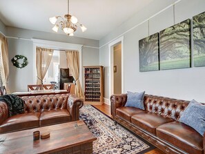 Apartment, Multiple Beds (A Walk in the Park) | Living room - A Walk in the Park (Savannah)
