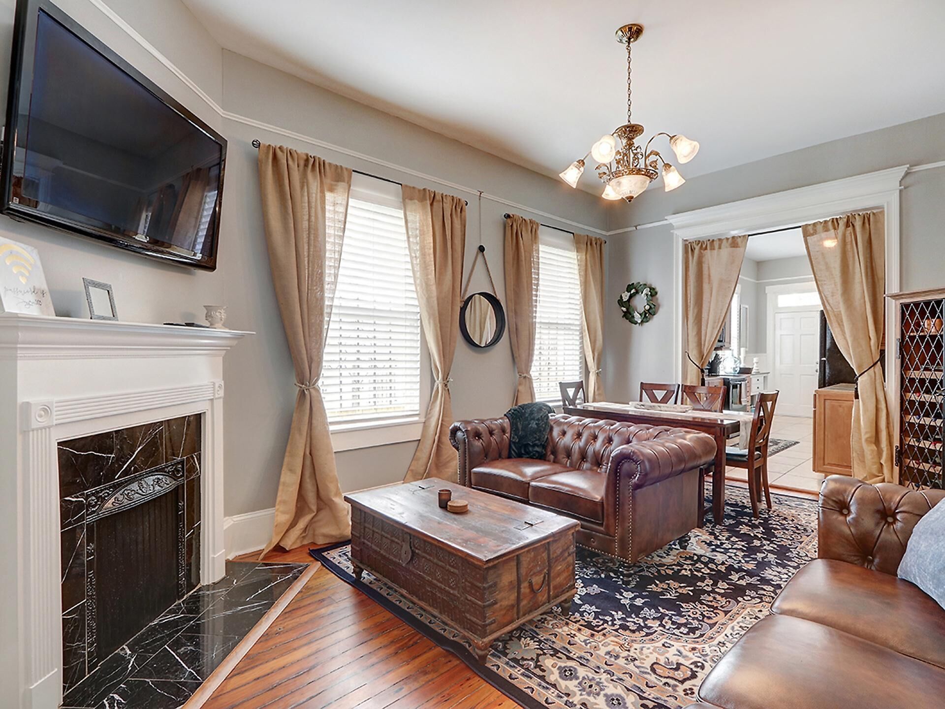 Apartment, Multiple Beds (A Walk in the Park) | Living room