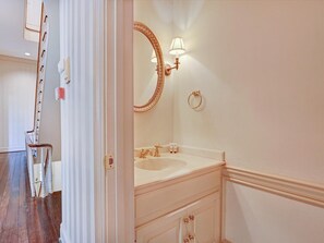 Condo, Multiple Beds (Collection on Liberty III) | Bathroom