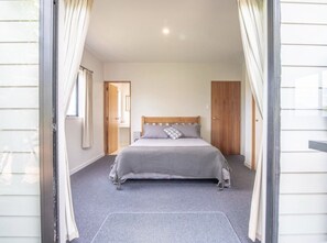 6 habitaciones, tabla de planchar con plancha y wifi gratis