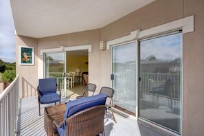 Kondominium, Beberapa Tempat Tidur (Beachside Colony 615) | Balkon