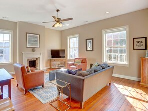 公寓客房, 多張床 (Collection on Liberty II) | 客廳