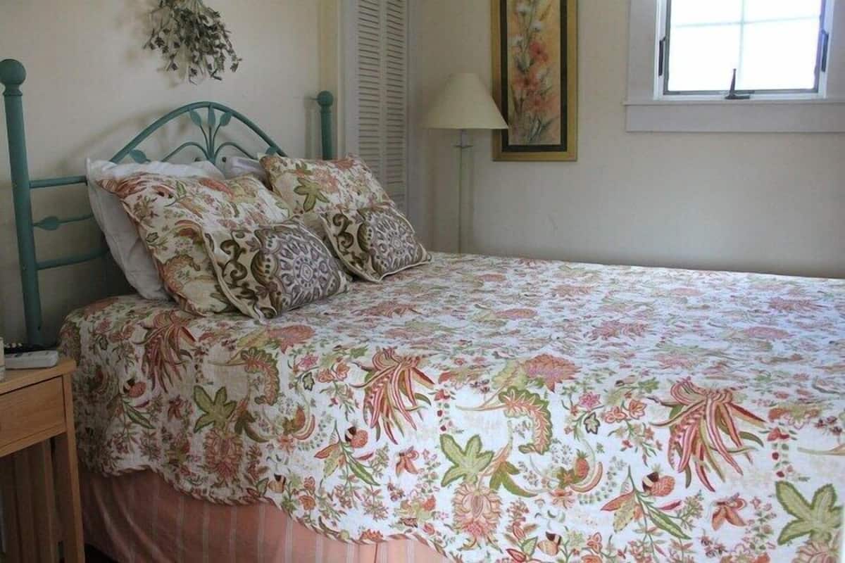 One Bedroom Suite: # 1 | 1 bedroom, iron/ironing board, free WiFi