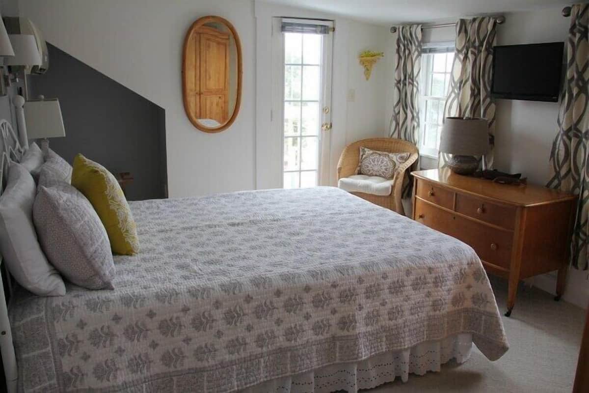 Queen Room: Balcony & Ocean View: 302 | Strykejern/-brett og wi-fi (inkludert)