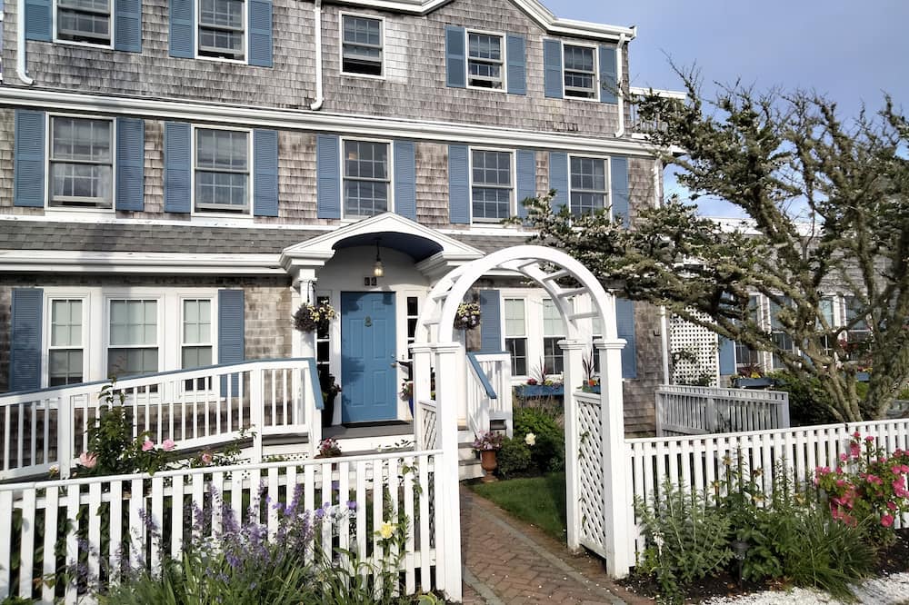 An English Garden Bed & Breakfast