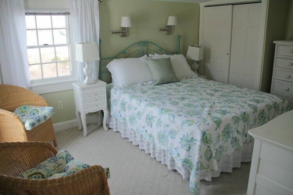 Queen Room with Balcony: 303 | 1 bedroom, iron/ironing board, free WiFi