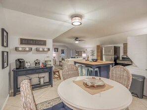 Apartment, 1 King-Bett und Schlafsofa (Not Renting -  Beach Haven Upper) | Eigene Küche