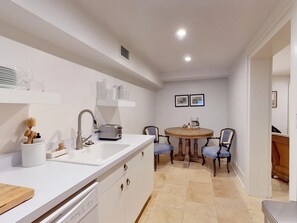 Private kitchen - Elsewhere on Madison Square Garden (Savannah)