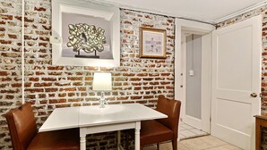 Apartment, 1 Queen Bed (Garden on Jones) | Private kitchen - Garden on Jones (Savannah)