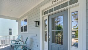 Casa, varias camas (Cedar House on Tybee) | Balcón