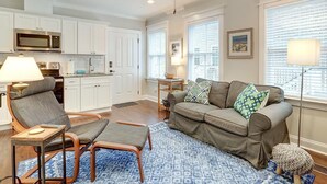 Apartment, 1 Queen Bed (Liberty Carriage House) | Living room - Liberty Carriage House (Savannah)