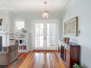 Apartment, Multiple Beds (Beach House Up) | Living room - Beach House Up (Tybee Island)