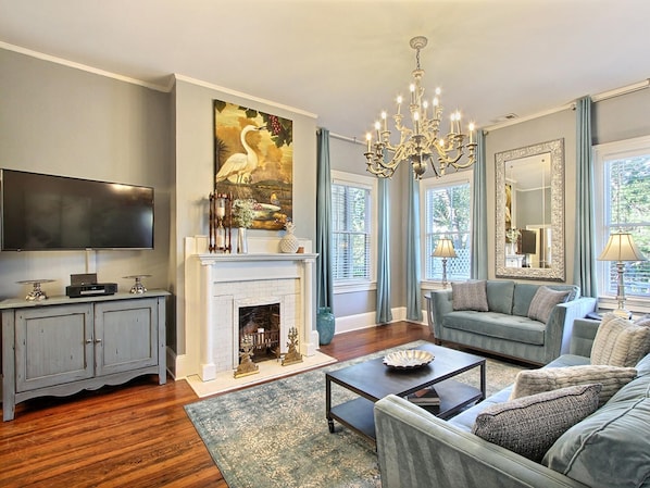 Apartment, Multiple Beds (Southern Hall Upper) | Living room - Southern Hall Upper (Savannah)