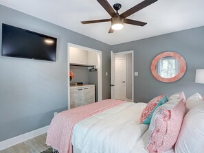 House, Multiple Beds (Deja Blue B) | 2 bedrooms - Deja Blue B (Tybee Island)