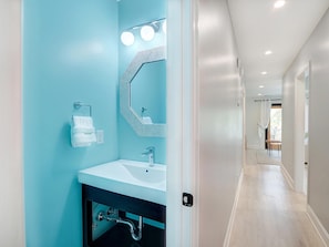 Bathroom - Deja Blue B (Tybee Island)