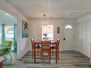 House, Multiple Beds (Sea Oats Cottage) | Private kitchen
