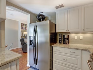 Condo, 2 Queen Beds (Lavender on Perry) | Private kitchen - Lavender on Perry (Savannah)