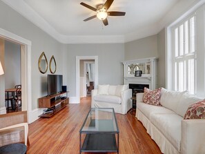 Apartment, Multiple Beds (Bolton Forsyth Suite) | Living room