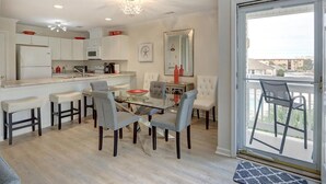 Kondominium, Beberapa Tempat Tidur (Sweet Location with Sophistication) | Dapur pribadi