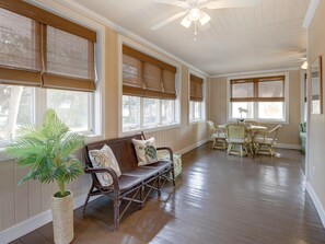 House, Multiple Beds (Sea Glass Tybee) | Living room | TV, DVD player