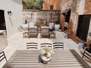 Huoneisto, useita sänkyjä (Elsewhere on Madison Square Main) | Parveke