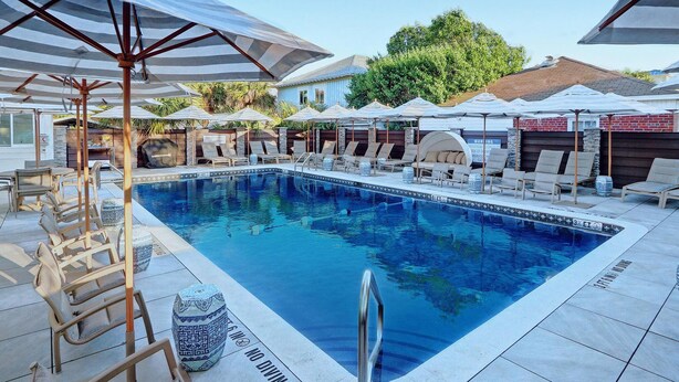 Condo, nhiều giường (Elsewhere on Madison Square Main) | Hồ bơi