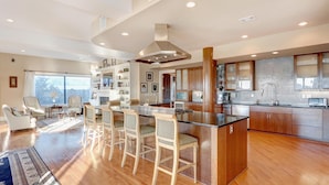 Condo, Multiple Beds (300 Drayton Penthouse) | Private kitchen - Sky Suite at 300 Drayton (Savannah)