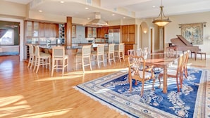 Condo, Multiple Beds (300 Drayton Penthouse) | Private kitchen - Sky Suite at 300 Drayton (Savannah)