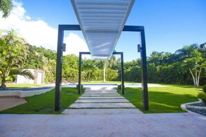 Piscina all'aperto, una piscina riscaldata